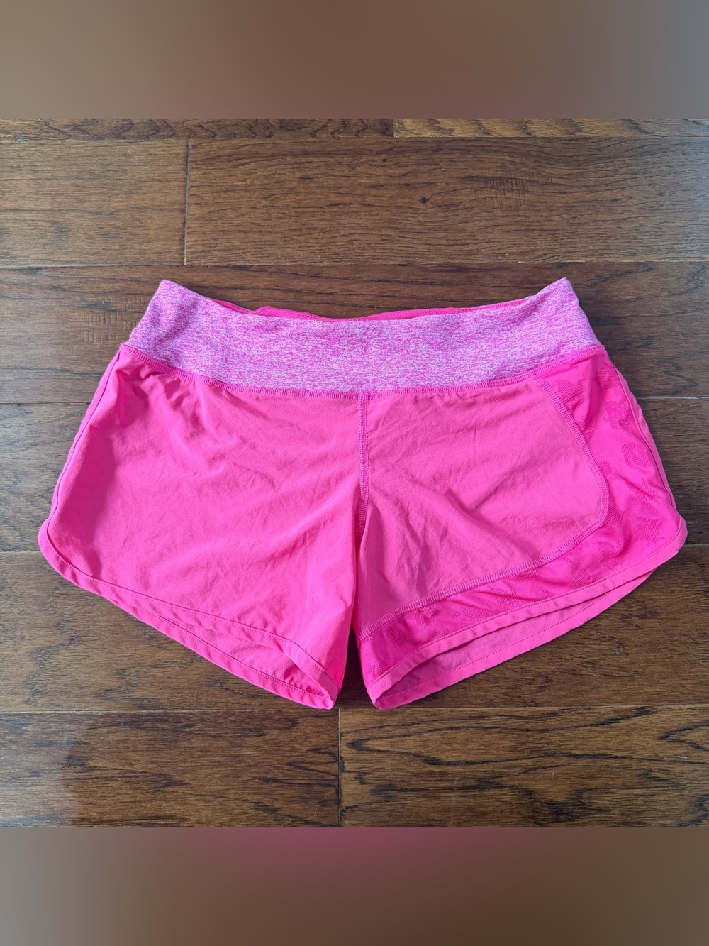 Rabbit Women’s Hopper 4” Running Shorts Pink Medium Back Zip Pocket Lined
